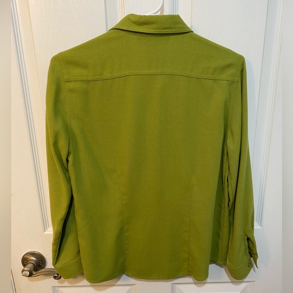 Green button up - Picture 2 of 3